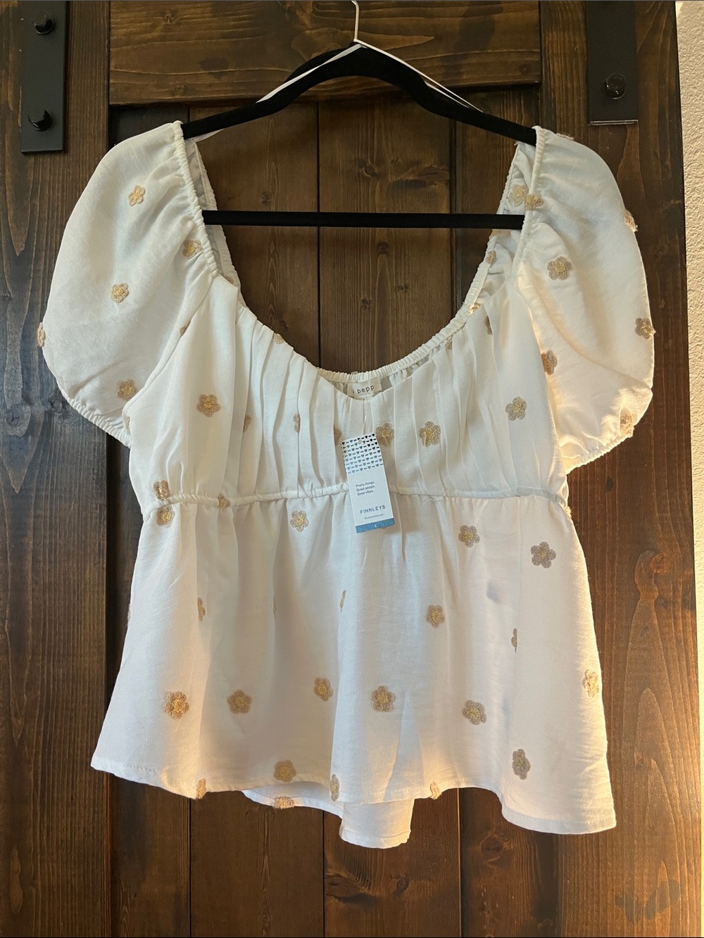 NWT Blu Pepper White Puff Sleeve Peasant Top with Gold Floral Accents